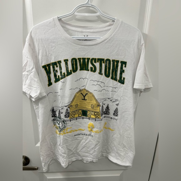 Tops - YELLOWSTONE Graphic Tee